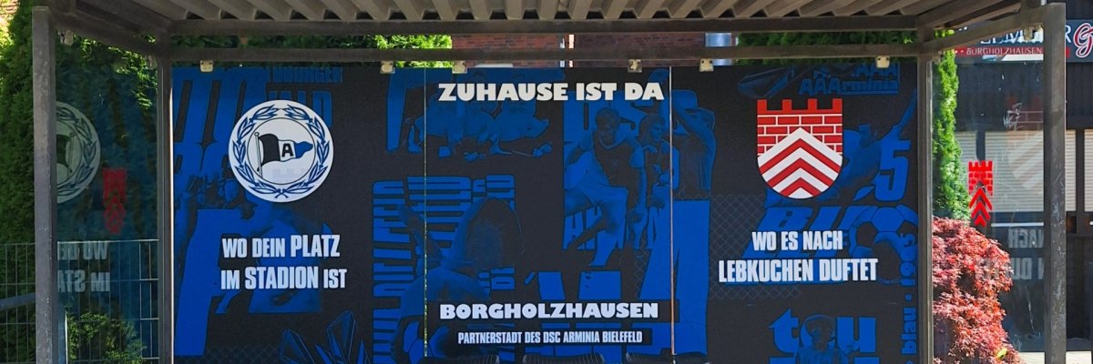 Bushaltestelle in Borgholzhausen Bushaltestelle im Arminia Look in Borgholzhausen
